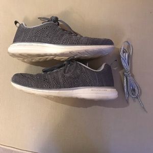 Sneakers APL worn once